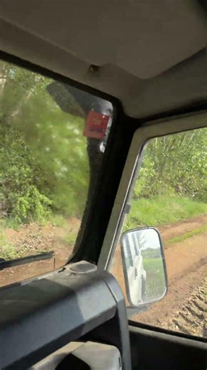 Turn around, Chopo on the way, we continue #overland #landrover #defender #spain #4x4 #4x4routes