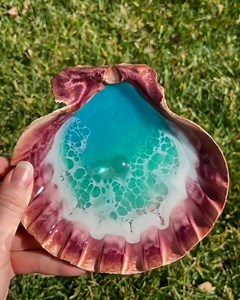 706K views · 2.9K reactions | Watching resin flow art is so therapeutic Thanks to: https://www.instagram.com/kellyybellyy62/ | Tasty | Facebook