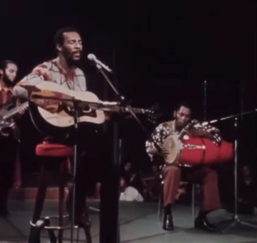 8.9K views · 130 reactions | “I’ve seen lonely times when I could not find a friend, but I always knew that I’d see you again.” Richie Havens’ cover of James Taylor’s “Fire and Rain” live in 1971. Always loved Richie’s unique style. As much as anyone who has ever played, he had such an ability to make any song his own. One of the all-time greats. #grungebible #notgrunge #richiehavens #fireandrain #jamestaylor | The Grunge Bible | Facebook