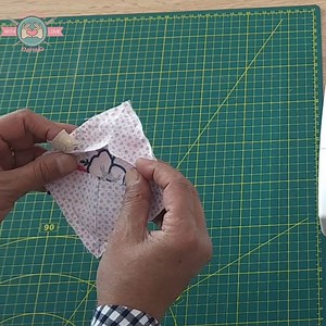 How is the patchwork square opening technique done | Lady Loves Knitting