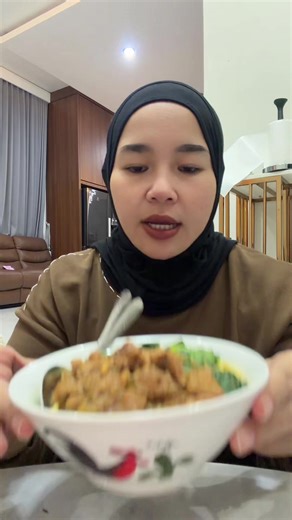Mie Ayam dengan Ayam Besar dan Cabai Fresh
