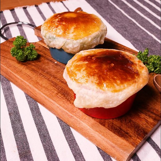 サクッ！クリーミー！きのこスープでポットパイ 作り方・レシピ | クラシル