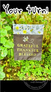 Dollar Tree Bee Placemat Hack! 🐝 #blessingscrafttherapy #easycrafts #dollartree | Blessings Craft Therapy