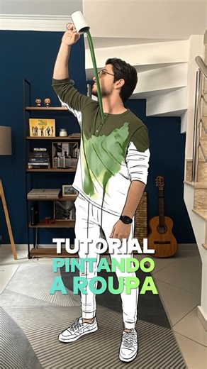 Wondershare Filmora Português on Instagram: "Tutorial do efeito pintando a roupa 🎨 Com duas fotos simples, uma fingindo derramar e outra reagindo, a mágica acontece na edição. Dentro do Filmora, usamos Imagem por IA para criar a transição e depois Imagem para Vídeo com frame inicial e final. Resultado? Transformação perfeita em segundos. O Filmora facilita efeitos criativos com IA, sem complicação. Teste e surpreenda ✨ Comenta ''CANECA" para receber os prompts aí no seu direct. #videocriativo