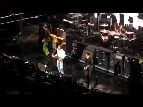 Paul McCartney, Dave Grohl, Krist Novoselic & Pat Smear - Cut Me Some Slack (12-12-12)