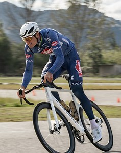 36K views · 121 reactions | ‍♀️ Zwift Academy is BACK on GCN this Saturday! ⁠ Meet the contenders battling for a pro cycling contract. Don't miss it!⁠ Zwift Canyon #ZwiftAcademy #cycling #GCN #globalcyclingnetwork | Global Cycling Network | Facebook