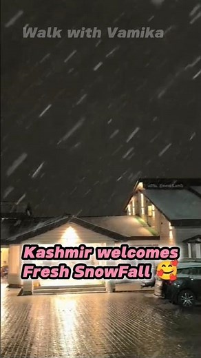 Kashmir snowfall #kashmirvalley kashmir fresh snowfall #gulmargvlog Kashmir weather November 2025
