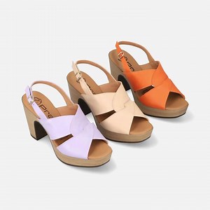 84 reactions · 8 comments | Sandalia Tacón alto Piel napa #PradaMx #PV23 #SS23 #ModaMujer #ModaMéxico #Colorfull | Prada Mx | Facebook