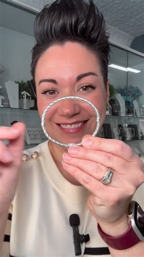 Connais-tu mon amour pour les bracelets ?? Je t’en présente un aujourd’hui qui vient tout juste de faire son entrée dans notre inventaire ! #bijouterielepage #argent #bracelet #jewels #quebec | Bijouterie Lepage