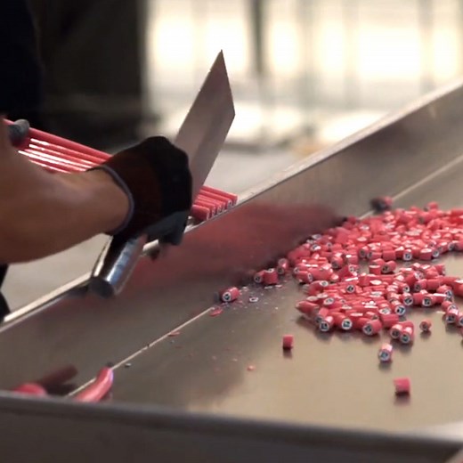 An employee as quick and efficient as a robot! | WTVideo