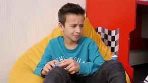 ПОЧЕМУ Папа Во Всем СЛУШАЕТСЯ Меня? Kids playing in Toy Transformers BotBots