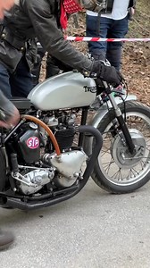345K views · 4.5K reactions | 1953 Triumph Thunderbird rigid frame with a Triumph T110 engine (649cc parallel twin cylinder). Methanol fuel is used to power this beast. Bike is owned and run by Peter Scope#52 | Abigail Martin | Facebook