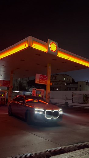 evo India Magazine Official on Instagram: "What’s going on here? Wrong answer’s only! . . . .  @abhishekbenny1 . . . #bmwi7 #bmw #electric #ev #green #shell #evoindia #i7 #bmwindia #shotoniphone"