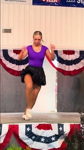Clogging at Wilson County Fair • Lacie Collins • SynchronUs