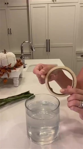 47K views · 2K reactions | DIY: How to open up roses and make them look gorgeous  #roses #flowerarranging #flowerarrangement #reelsvideo | Angela Lanter | Facebook