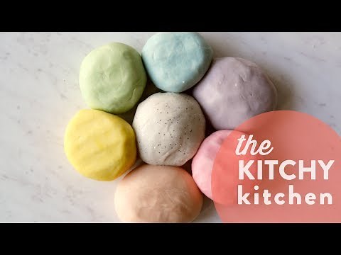 DIY Play Dough // The Kitchy Kitchen