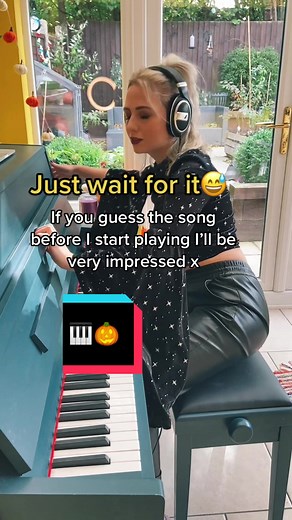 never learnt the drums so we improvise x #pianocole #pianotiktok #pianocovers #halloweenvibes #samsmithunholy