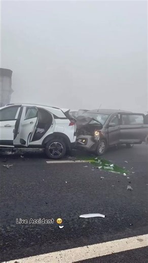 NEXON ERTIGA CRASH TRUCK WINTER FOG PROBLEM #trending #shorts #nexon #ertiga #safety #build #crash