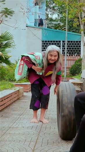 ​"Grandma saw the broken bus stop chair! 🪑💔"