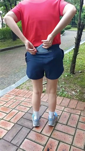 러닝할때 양손에 휴대폰 없었으면 좋겠지요? 휴대폰은 갖고 다녀야하니, 한방에 해결해줄 바지입니다! #슬로우러닝#러닝바지#가성비러닝복