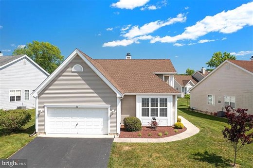 10 Jumping Brook Ln, Barnegat, NJ 08005 | Estately 🧡 | MLS# NJOC2040672