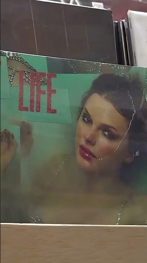 Fans celebrate Taylor Swift’s “The Life of a Showgirl.” #shorts #shortsvideo