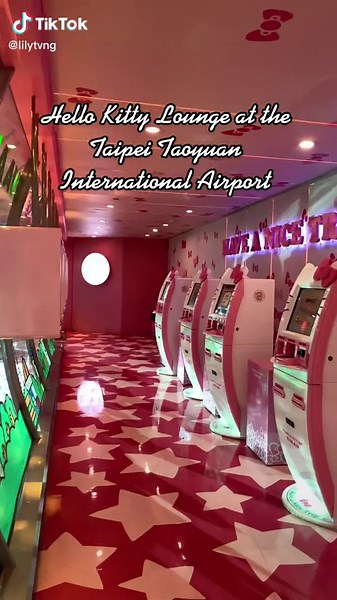Hello Kitty Themed Terminal at Taipei Airport | Eva Airlines Experience