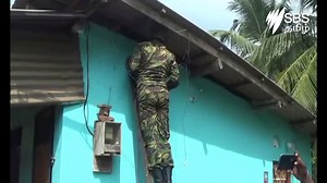 இலங்கையில், கிழக்கு மாகாணம் மட்டக்களப்பு மாவட்டத்திலுள்ள ஆரையம்பதியிலுள்ள வீடொன்றில் வெடி பொருட்கள் மீட்கப்பட்டுள்ளதால் அப்பகுதியில் பெரும் பதற்றமான சூழல் காணப்படுகின்றது. செய்தியும் காணொளியும் – மதிவாணன் | SBS Tamil