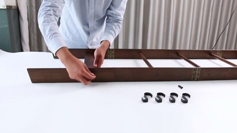 Blanket Ladder for Living Room and Bedroom, 5-Tier Ladder Shelf, Blanket Ladder Shelf for Living Room, Rustic Decorative Ladder with 4 Removable Hooks, Bamboo Decor Ladder Shelf, Quilt Rack, Brown