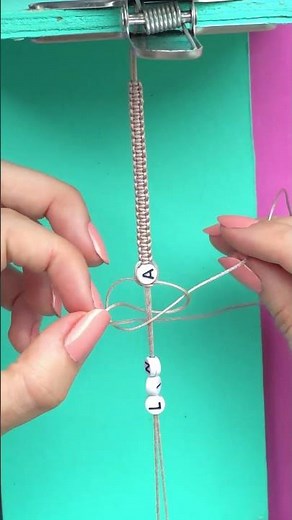 How to weave letters into a macramé bracelet 🔠🧵 #handmade #macramébracelet #tricks #diy #tips