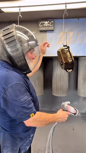 Bronze Chrome and Super Durable Gloss White from @PrismaticPowders on these diff covers. Electron Series 3 from with our Precision Micro Nozzle paired with our Supercharged Hose Barb gives you the ultimate cloud control and excellent transfer efficiency. Our Extractor 2.0, Flexible Attachments and Stainless wands for the details. #InnovateToDominate #reels #viral #trending #powdercoat #powdercoating #powdercoatedwheels #coatingsbycoates #powdercoatinggoat #bestpowdercoatingtools #powdercoatingto