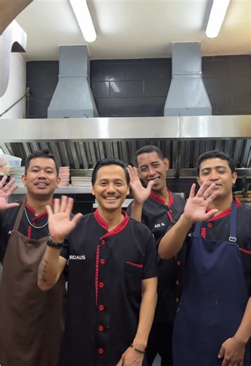 2025 was full of stories, music, and moments under the palms ✨🌴 We’re ready to welcome 2026 with fresh energy and warm vibes. Happy New Year from Neon Palms 🎆🤍 #NeonPalms #neonpalmsbali #newyear #pastrybali #seminyakcafe