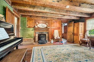 New Hampshire, built in 1785. | Old New England Houses