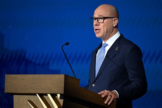 FAA chief accepts failures in deadly mid-air collision