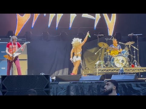 Amyl & The Sniffers - Some Mutts (Can’t Be Muzzled) - Sydney - Accor Stadium - 21/11/2025
