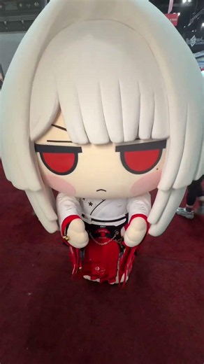 When your boss calls you into her office. I felt so bad slapping the hiyuki mascot😔#wuwa #animeexpo
