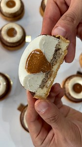 Ma tarte 100% Vanille 🤍Madagascar🇲🇬 Est composée d’une pâte sucre Vanillé, d’un crémeux Vanille, d’un biscuit moelleux à la vanille, d’une ganache montée onctueuse à la Vanille, d’un praliné Vanille et le tout saupoudré de Vanille grillé.. ça en fait de la vanille 😅 Cette tarte exprime reflète bien mon amour pour mon épice préféré 🥲🤍 disponible tous les jours dans ma boutique Food’art 2 rue Teddy Riner à Asnières, vous l’avez déjà goûté? 😇 #tarte #vanille #praliné #pastrychef | Mohamed Pa