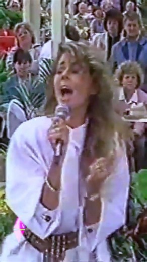 The Voice That Defined The 80s ✨