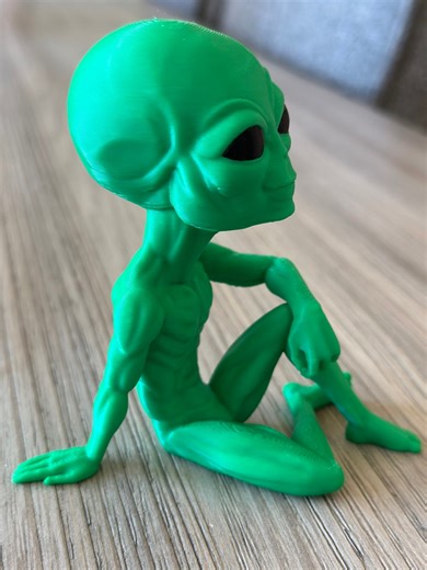 3D Printed Alien Figurine - Sci-fi Desk Decor - Etsy