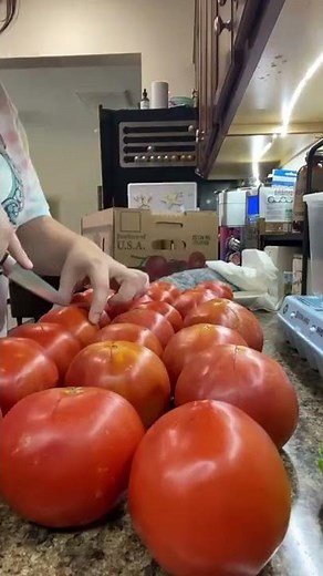 How to blanch tomatoes for canning