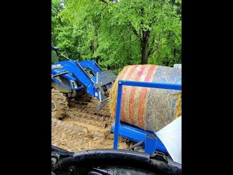 Using the Econo wrap to Plastic wrap hay bales to beat the rain