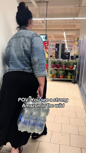 Discovering Strong Amazonian Women in the Wild