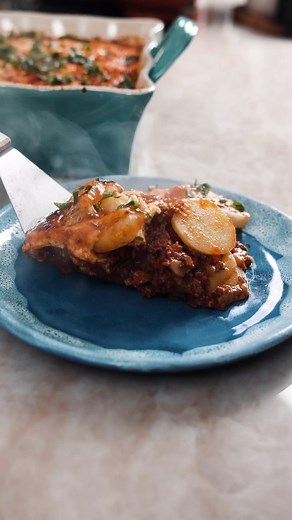 Läcker bulgarisk moussaka med potatis 👌 https://zeinaskitchen.se/bulgarisk-moussaka-med-potatis/ | Zeinas Kitchen