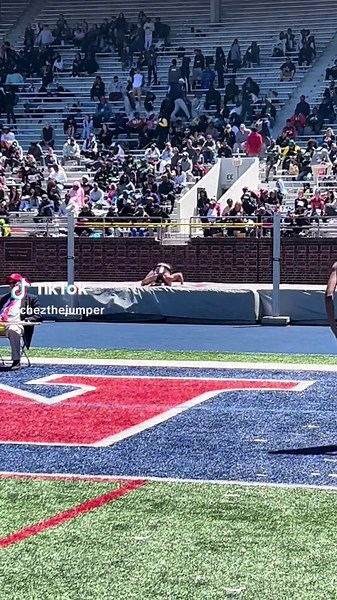 Had to GET UP📈 Follow me @chezthejumper for more high jump content ✅ #track #trackandfield #fieldandtrack #highjump #highjumper #highjumpers #highjumping #highjumps #highjumptraining #highjumping #operationhighjump