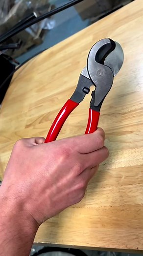 Cut through aluminum, copper, and 100-pair 24 AWG cable with the JIC-63050 Our cable cutters are made of chrome vanadium steel with induction-hardened cutting edges for maximum strength and durability. Shop all #JonardTools – link in bio . . . #lowvoltage #cable #cablemanagement #electriciantools #handtools #protools#toolsofmytrade #electrician #plumber #hvac #commercialconstruction #sparkylife #sparkynation | Jonard Tools
