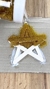 ⭐🎄 Crea una stella natalizia con abbassalingua e glitter! 🌟 Tutorial fai-da-te veloce e creativo per il tuo albero di Natale 🎅 #fblifestyle | Arredare