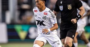 Robinho Jr. empolga torcida do Santos, mas Vojvoda prega cautela com joia
