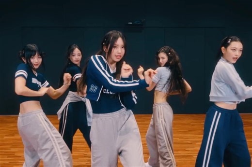 Watch: NewJeans Reveals Choreo For "New Jeans" In 2 New Dance Practice Videos | Soompi