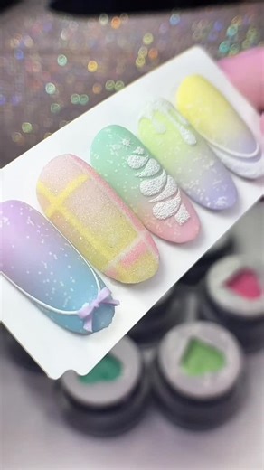 INSUMOS PARA UÑAS, MANICURISTAS, HOLA SEÑORITA ESMALTES on Instagram: "🔥 ATENCIÓN MANICURISTAS: este Painting no es opcional… es obligatorio en su mesa de trabajo El degradado pastel que ves aquí sale perfecto siempre, sin parches, sin líneas, sin lucha y obvio el completo perfectos los SNOW de @holasenoritagelpolish 💝 Somos tu tienda favorita de insumos de uñas."