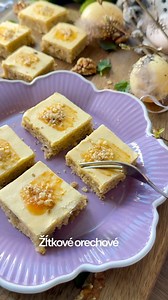 ŽĹTKOVÉ ORECHOVÉ REZY Sú tradičná sviatočná klasika, ktorá nikdy neomrzí a nesmie chýbať ani na tvojom stole. 🐣🌷Recept je nenáročný na prípravu a keďže koláč neobsahuje žiadny krém, vydrží čerstvý aj niekoľko dní. Tento recept vznikol v spolupráci s edelia.sk, kde si cez pár klikov odkialkoľvek vybavíš nákup potravín až ku dverám tvojho bytu/domu/chalupy. 🛒🛍️🥳 RECEPT Korpus5 bielok 250g práškový cukor 250g zmäknuté maslo 160g hladká múka 250g mleté vlašské orechy Poleva 5 žĺtkov 1ks vanilko